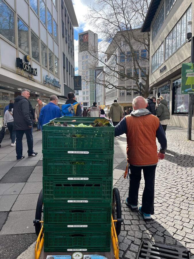 Abholung geretteter Lebensmittel in der Stuttgarter Innenstadt